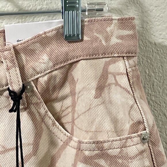 REFRAIN (NWT) Mid-rise Wide Leg Pink Camo/Outdoor Print Jeans, Ivory/Pink - 9/29 - Picture 5 of 9